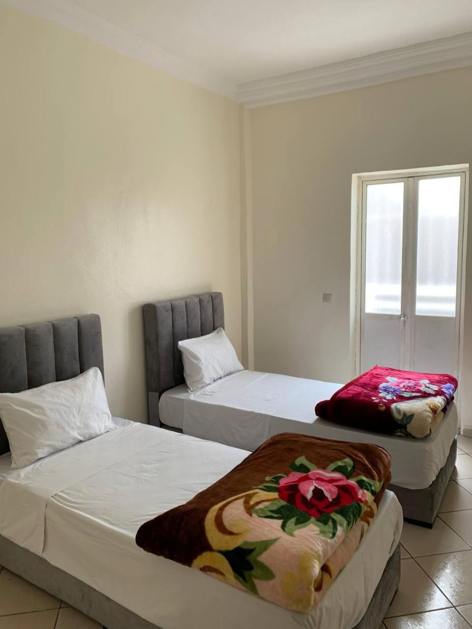 A Louer 80 M A Hay Salam - Apartment *